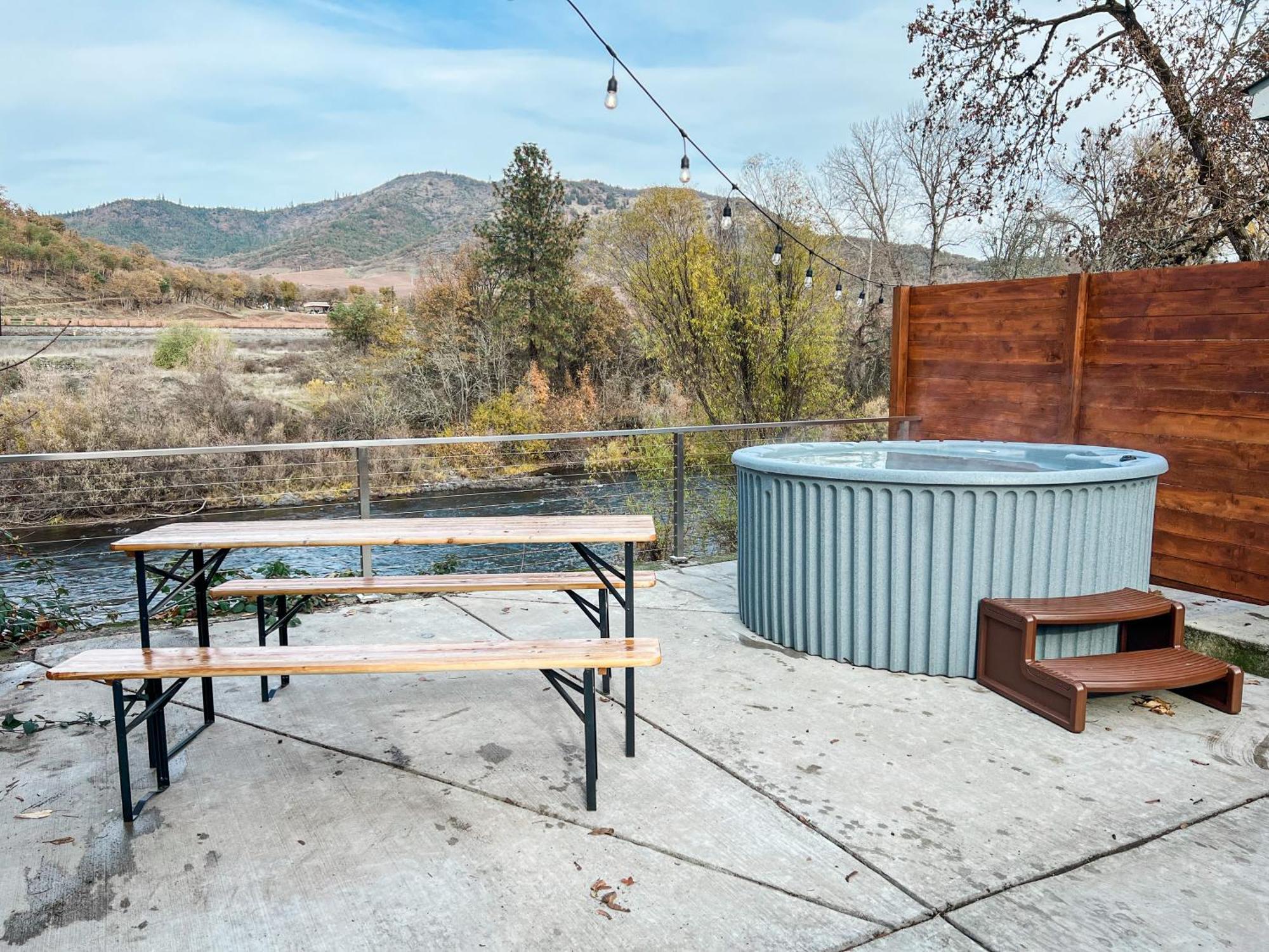 Waterfront River Apartments Rogue River 외부 사진